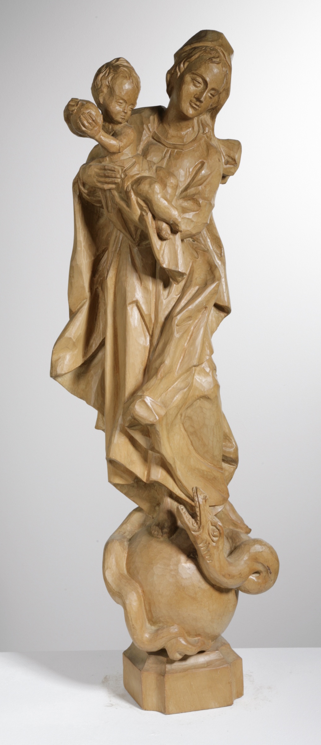 Maria Immaculata auf der Weltkugel stehend (Kannenbrock, Lisa CC BY-NC-SA)