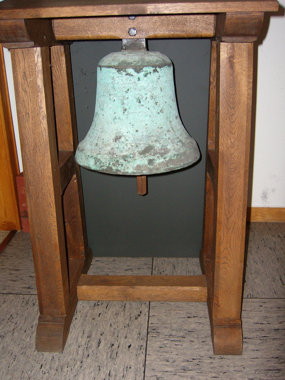 Glocke mit kleinem Glockenstuhl (Heimatmuseum der Stadt Marsberg CC BY-NC-SA)