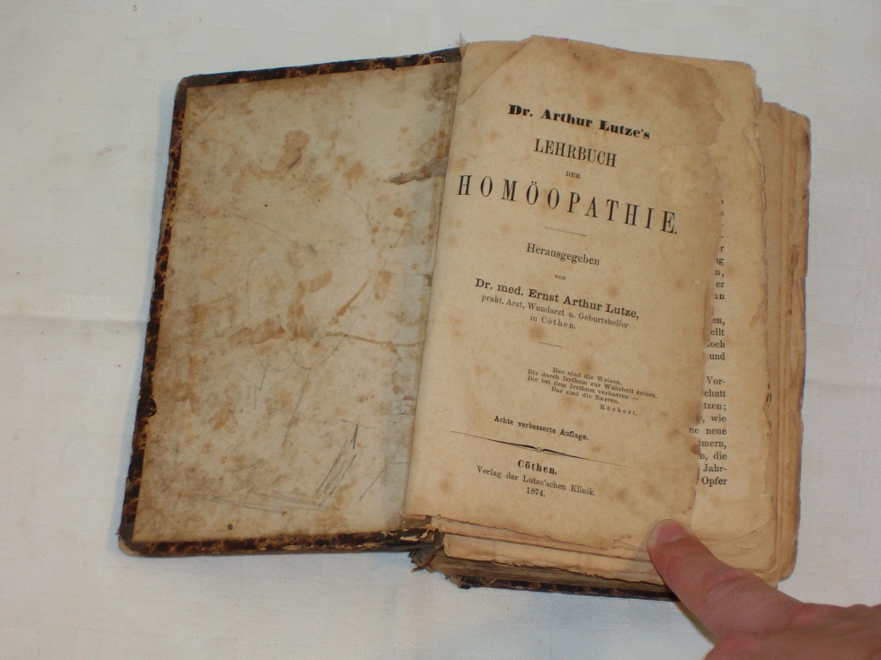 Dr. Arthur Lutze´s Lehrbuch der Homöopathie (Heimatmuseum der Stadt Marsberg CC BY-NC-SA)